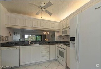Building Photo - 5767 Deauville Cir