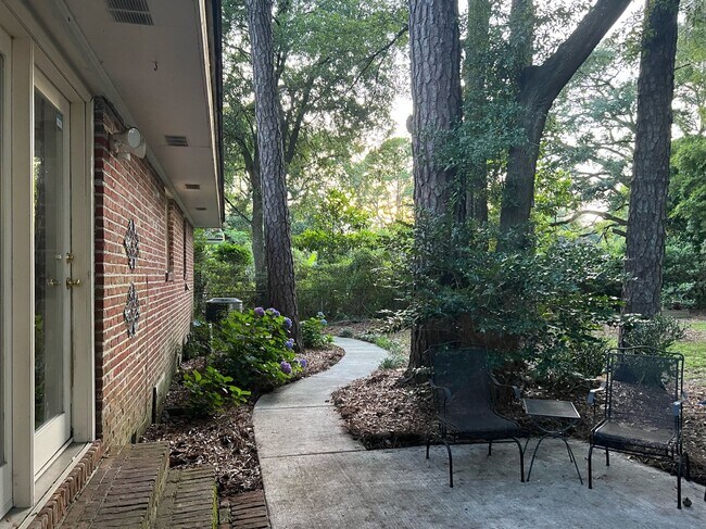 Foto del edificio - Charlestown Estates Home For Rent!