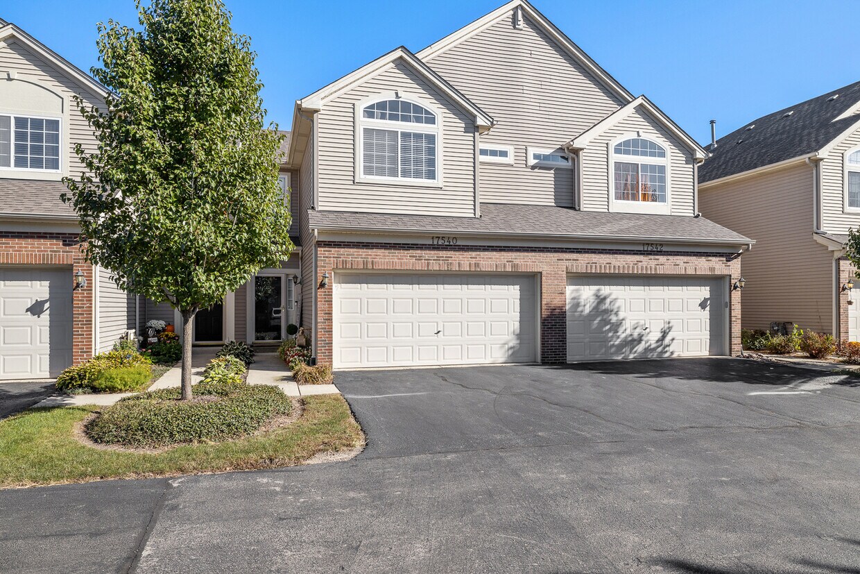 17540 Gilbert Dr, Lockport, IL 60441 Townhome Rentals in Lockport IL