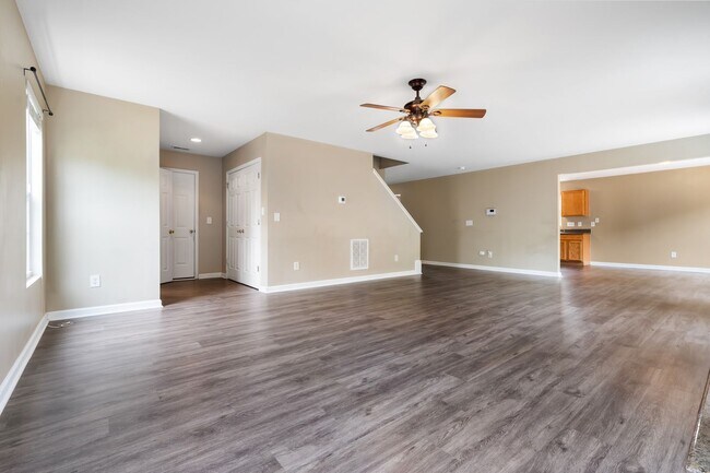 Foto del edificio - Beautiful 3BR Home with Fenced in Yard & 2-Car Garage in Raleigh