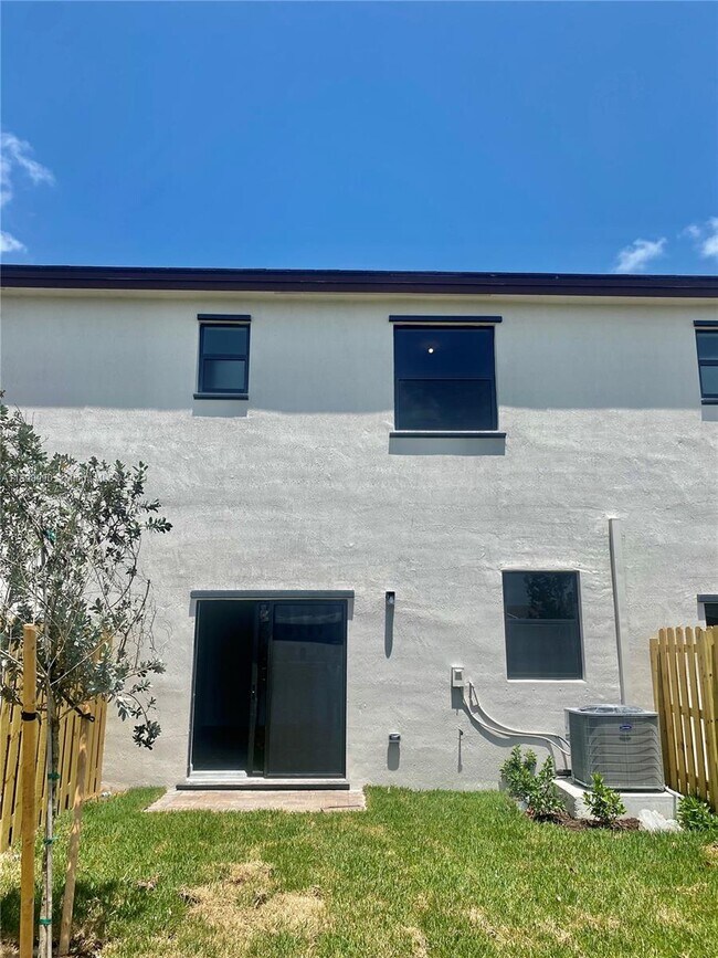 Foto del edificio - 10008 SW 228th Terrace