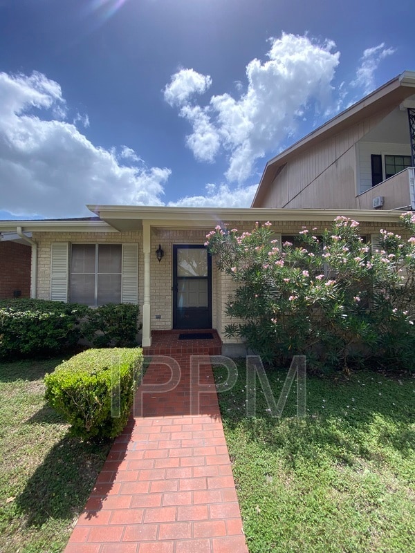 Primary Photo - 1710 Palm Valley Dr W