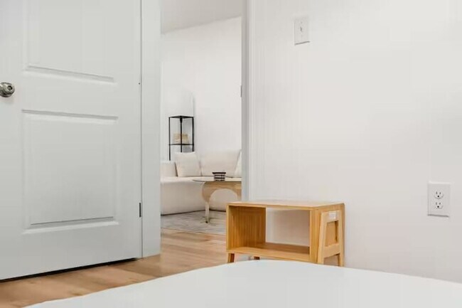 Foto del edificio - 1384 Ridge Ave