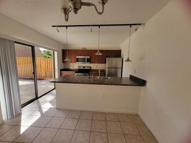 Building Photo - 588 Green Springs Pl