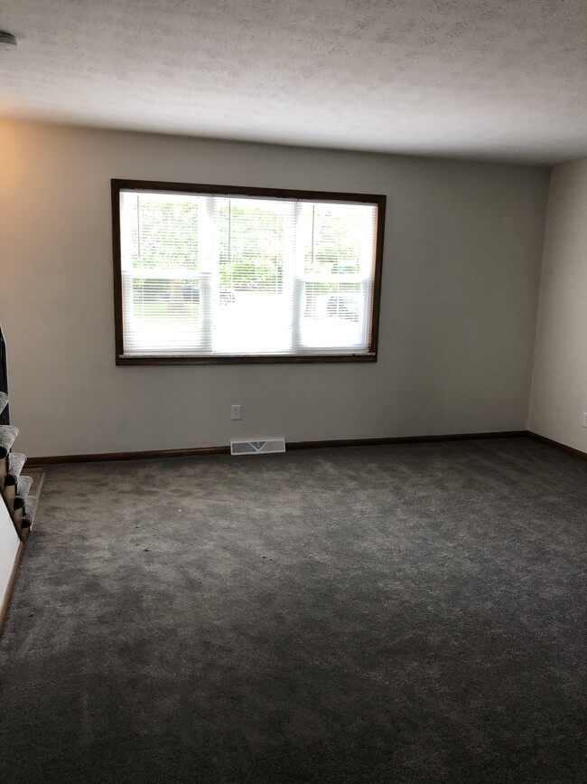 Living room - Bradshire Drive Apartments