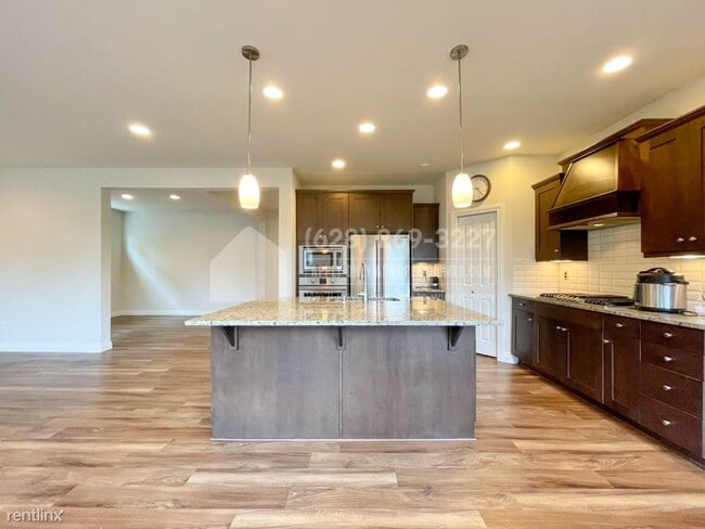 Building Photo - 5 br, 3 bath House - 20303 85th Place Nort...