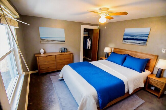 Foto del edificio - Large 4 Bedroom Home