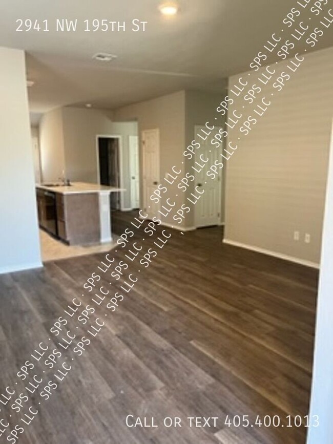 Foto del edificio - 2941 NW 195th St