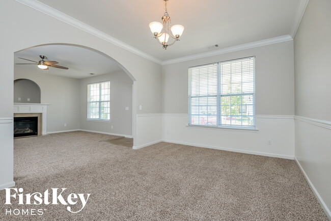 Building Photo - 6008 Kelly Creek Cir