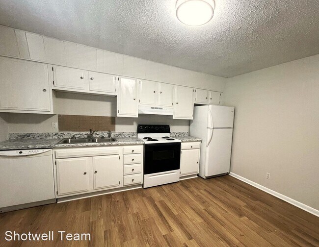 Building Photo - 2 br, 1 bath House - 3113 Ginn Farm Drive ...