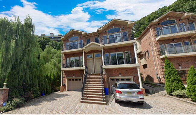 Foto del edificio - 814 Undercliff Ave