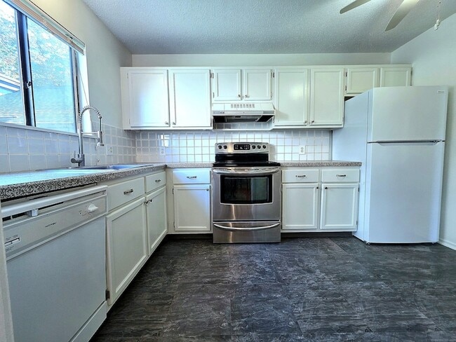 Foto del edificio - 563 Heritage Vlg