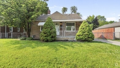 Building Photo - 1527 Merrill Ave