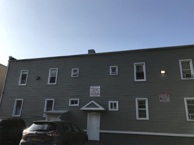 Building Photo - 252 E 1st Ave