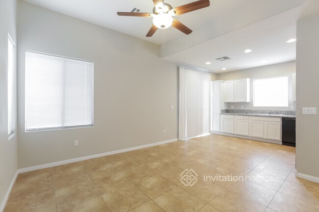 Foto del edificio - 5307 Railroad River Ave