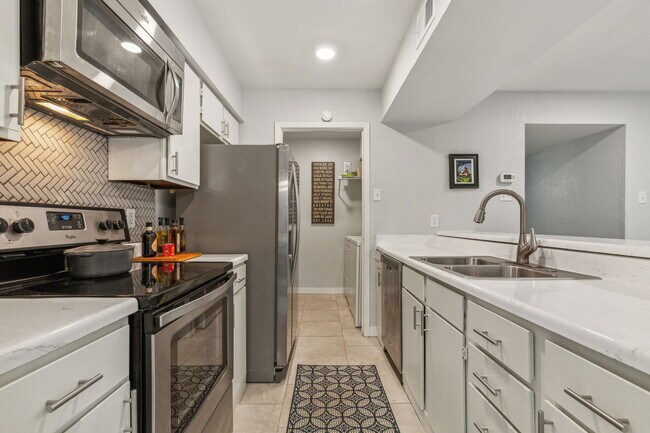 Foto del edificio - 12482 Abrams Rd