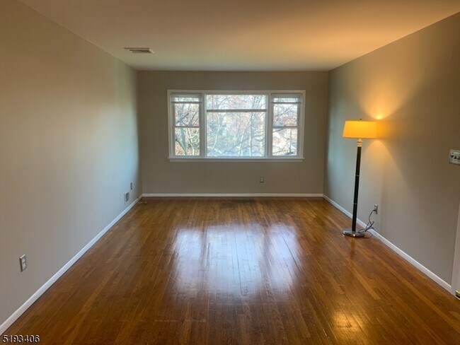 Foto del edificio - 237 Rankin Ave