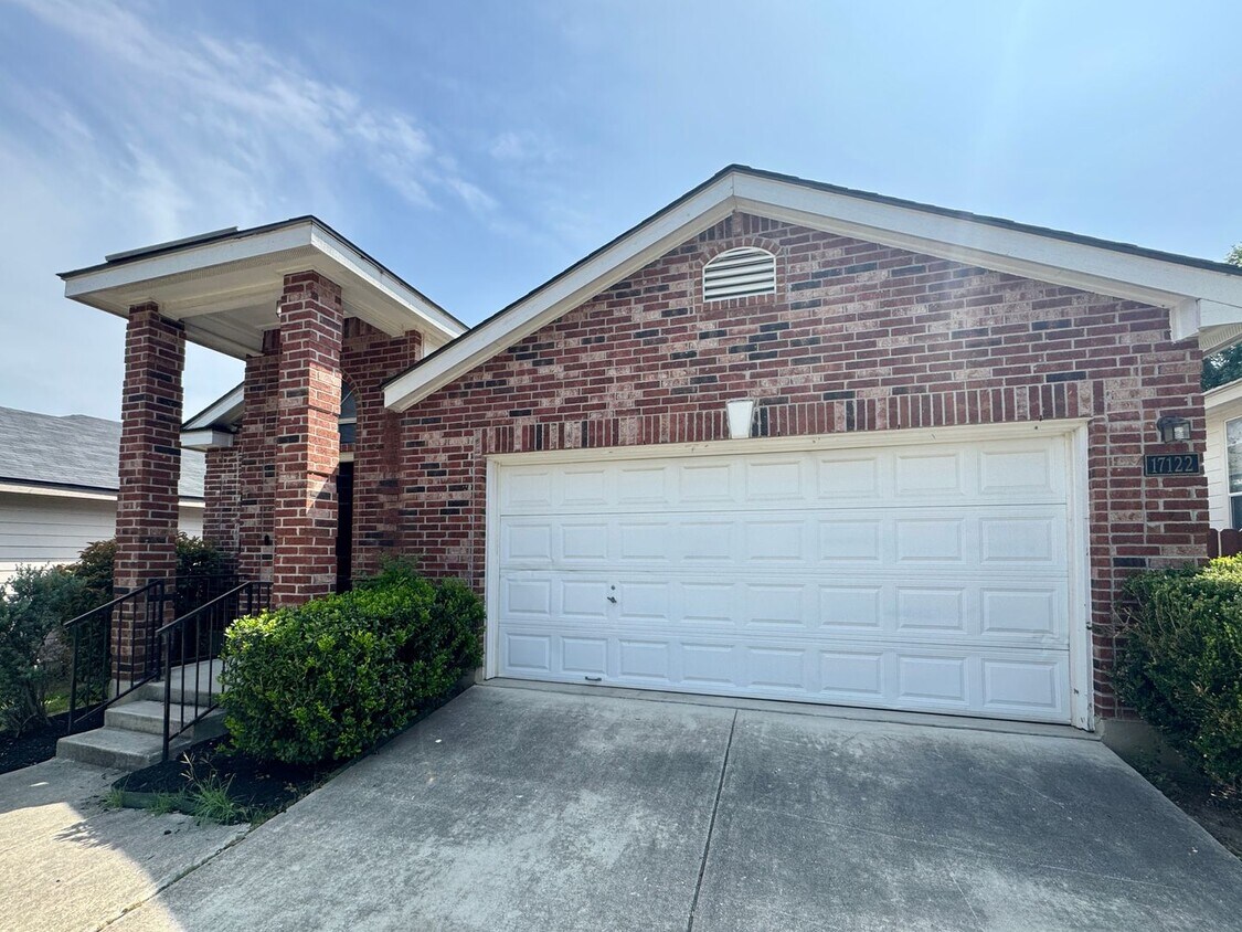Foto principal - 3 Bedroom, 2 Bathroom ~Steubing Ranch