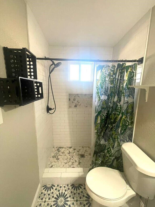 Foto del edificio - 3807 Edison St