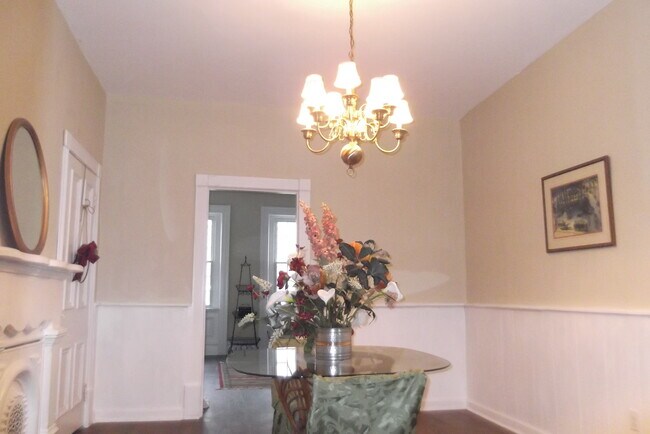 Foto del edificio - 1347 Lowrie St
