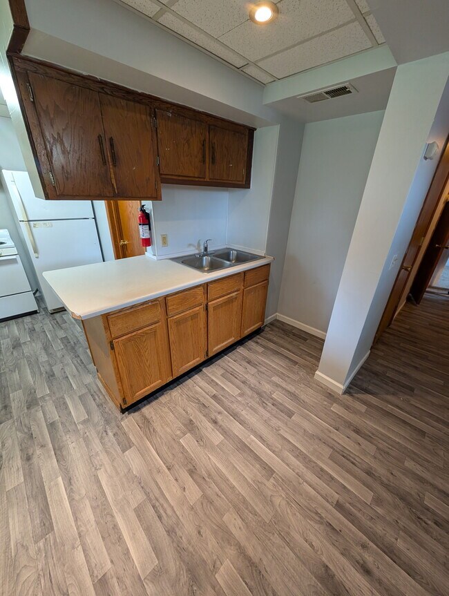 Building Photo - 111 James Ave