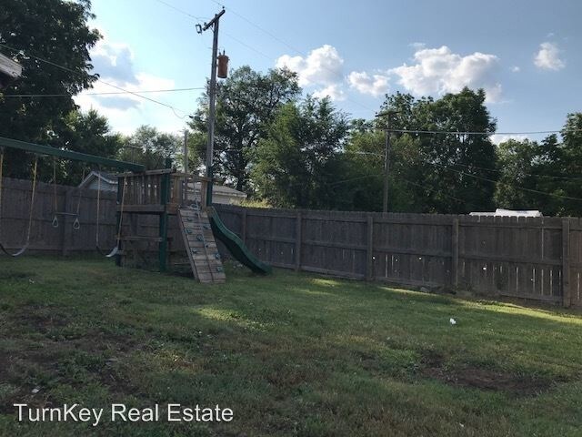 Building Photo - 2 br, 1 bath House - 2215 N Bolivar Road