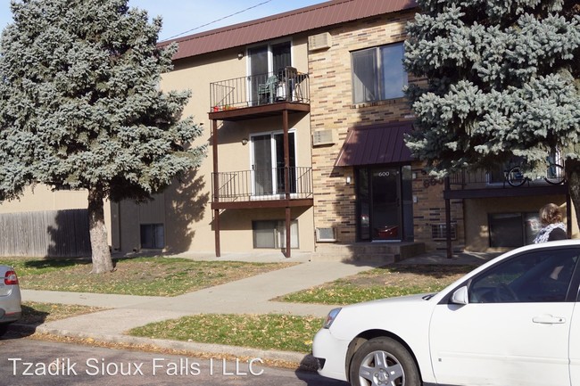 Building Photo - 812-1209 W Bailey St