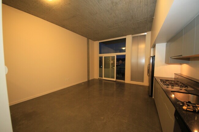 Foto del edificio - Location! 1Bed, 1 Bath unit in the heart o...