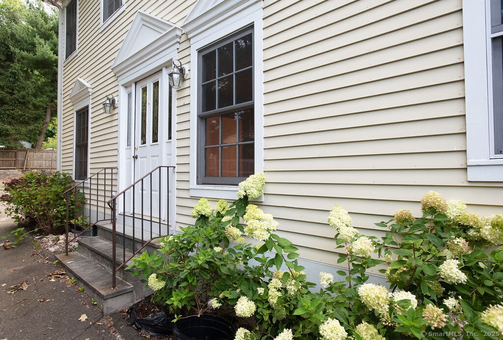 Primary Photo - 77 Grove St