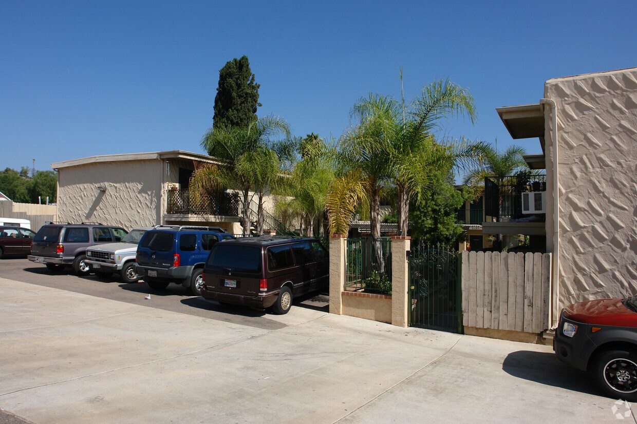 Foto principal - 9350 Winter Gardens Blvd