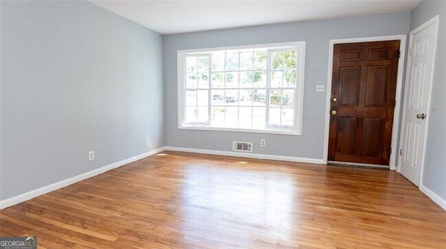 Foto del edificio - 2917 Cambridge Dr SW