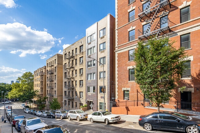 Building Photo - RiverBridge Court