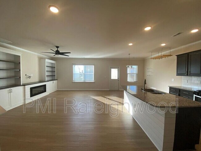 Building Photo - 2124 Fox Chapel Pl