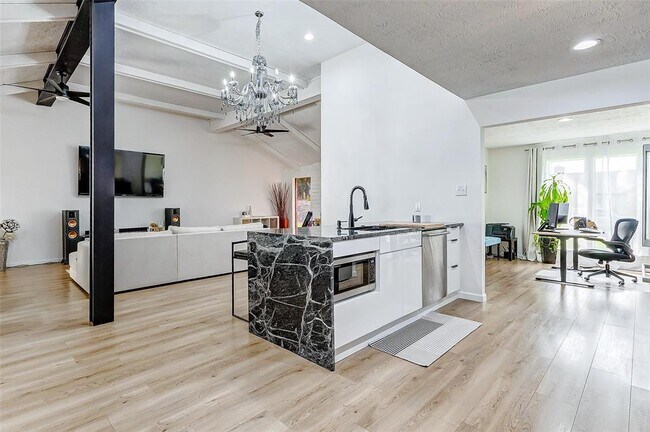 Building Photo - 10123 Sagecourt Dr