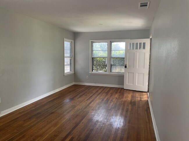 Building Photo - 1333 Devon Dr