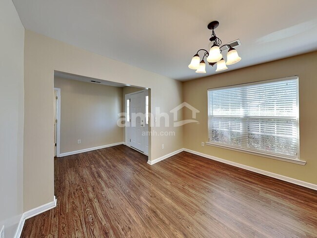 Building Photo - 404 Riverwalk Dr NW