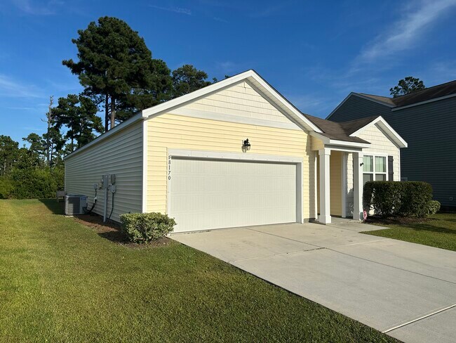 Building Photo - 8170 E Highcroft Dr NE