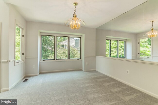 Building Photo - 1281 Wedgewood Manor Way