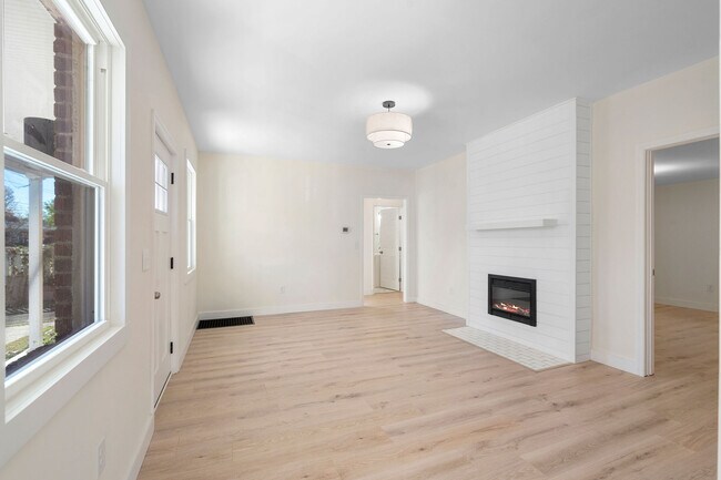 Foto del edificio - 3907 Katherine St