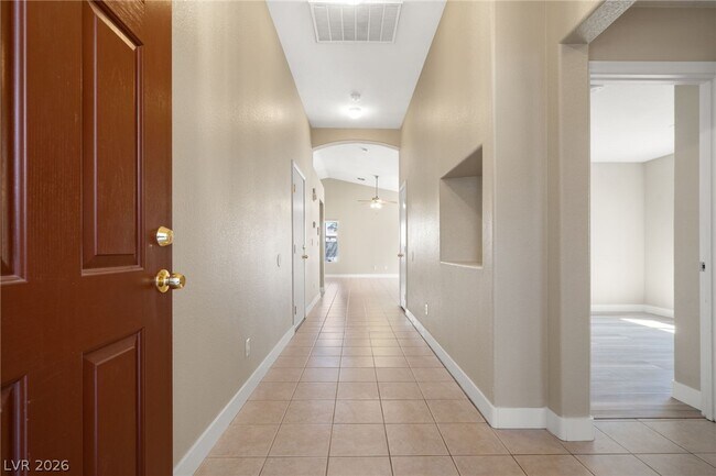 Foto del edificio - 6012 Soft Springs St