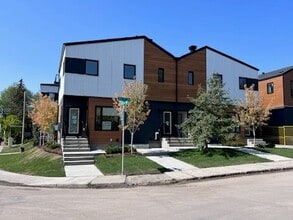 Building Photo - 2015-2022 22 St SW