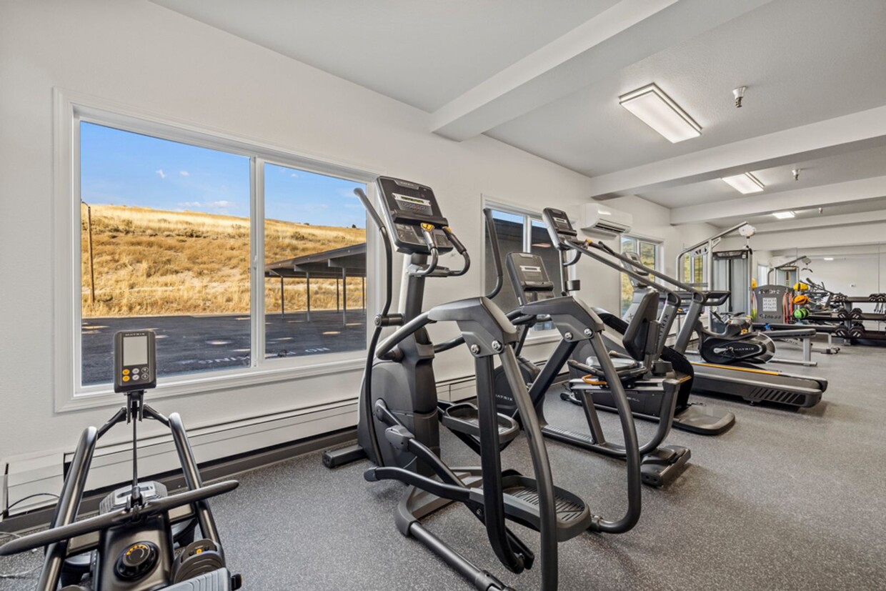 Primary Photo - 2 bed 2 bath in fully renovated complex - ...