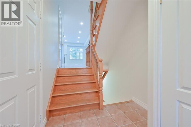 Photo du bâtiment - 43 Olivia Pl