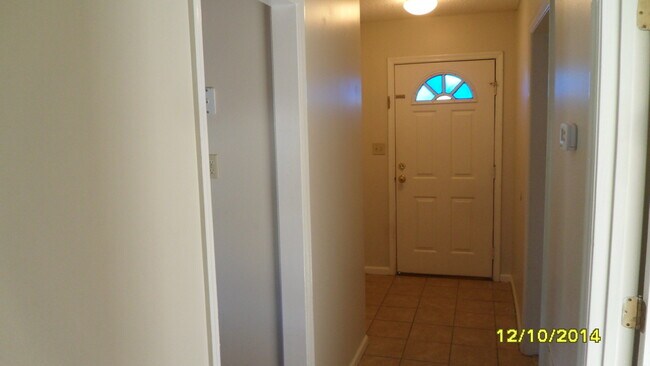 Building Photo - Home in the Kensington Green S/D!
