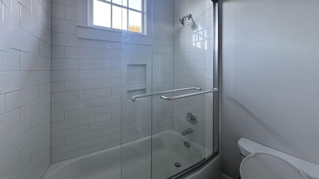 Foto del edificio - 2 bed / 1 bath ~ Move-In TODAY!