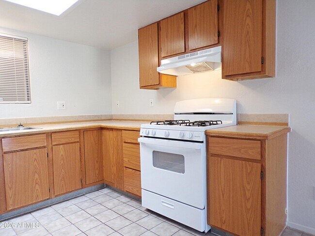 Foto del edificio - 4545 E Glenn Rd