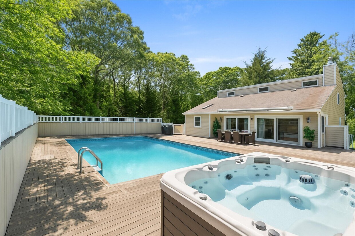 Foto principal - 60 Quogue Riverhead Rd