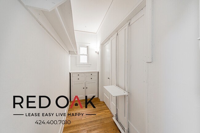 Building Photo - 1740 N Gramercy Pl