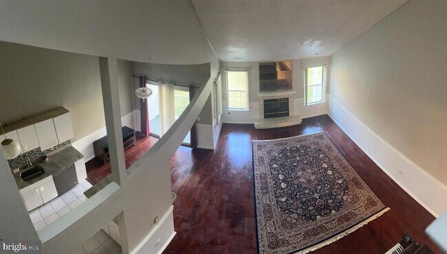 Foto del edificio - 812 Eagles Chase Dr