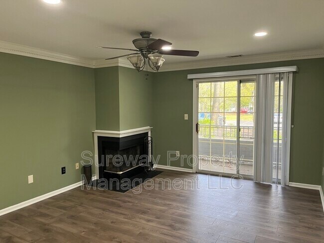 Foto del edificio - 2203 Candlelight Ct